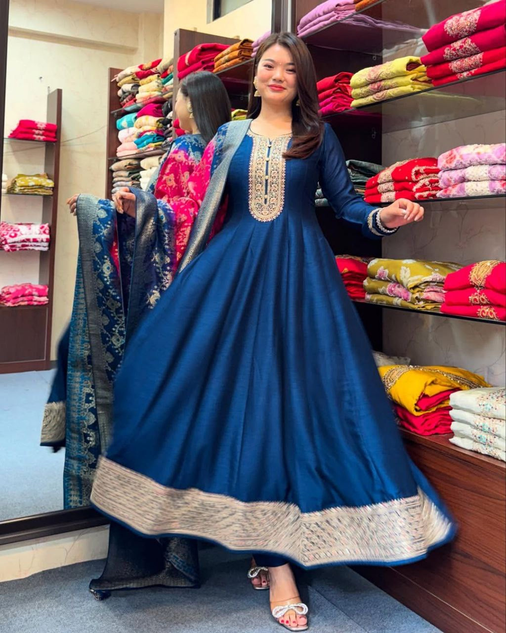 Jashn-E-Bahaaraa Banana Silk Anarkali Flared Kurti Pant Dupatta Set