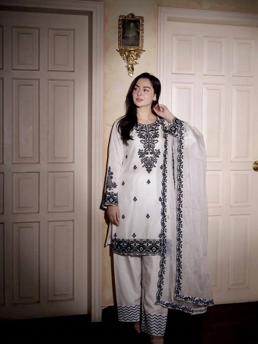Amara Classic Threadwork Ethnic Outfit